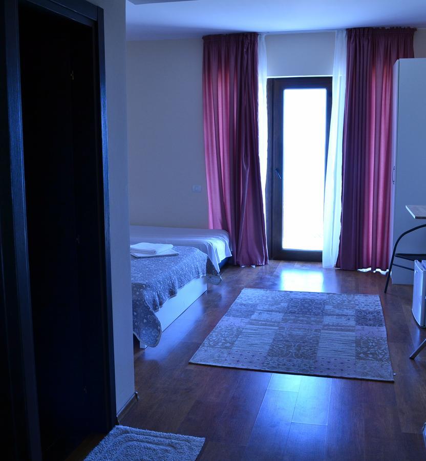 Hotel Sara Vama Veche Exteriér fotografie